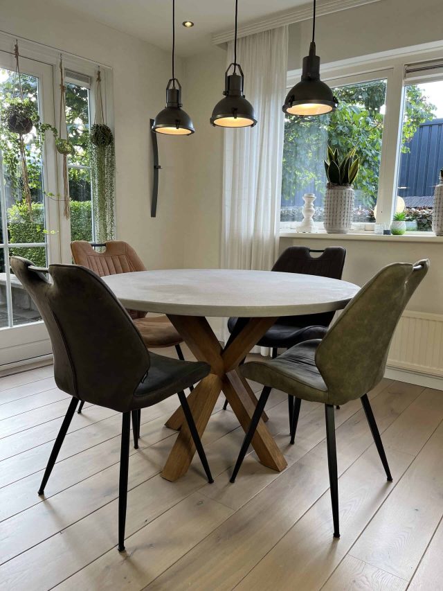 Betonlook Tafel Noir Stalen Onderstel