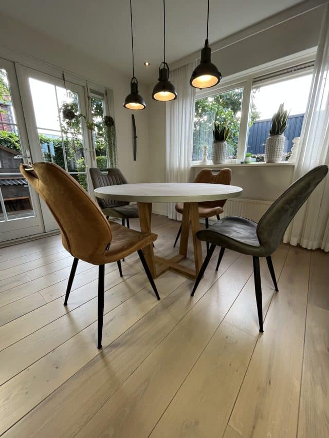 Betonlook Tafel Madeline Stalen Onderstel