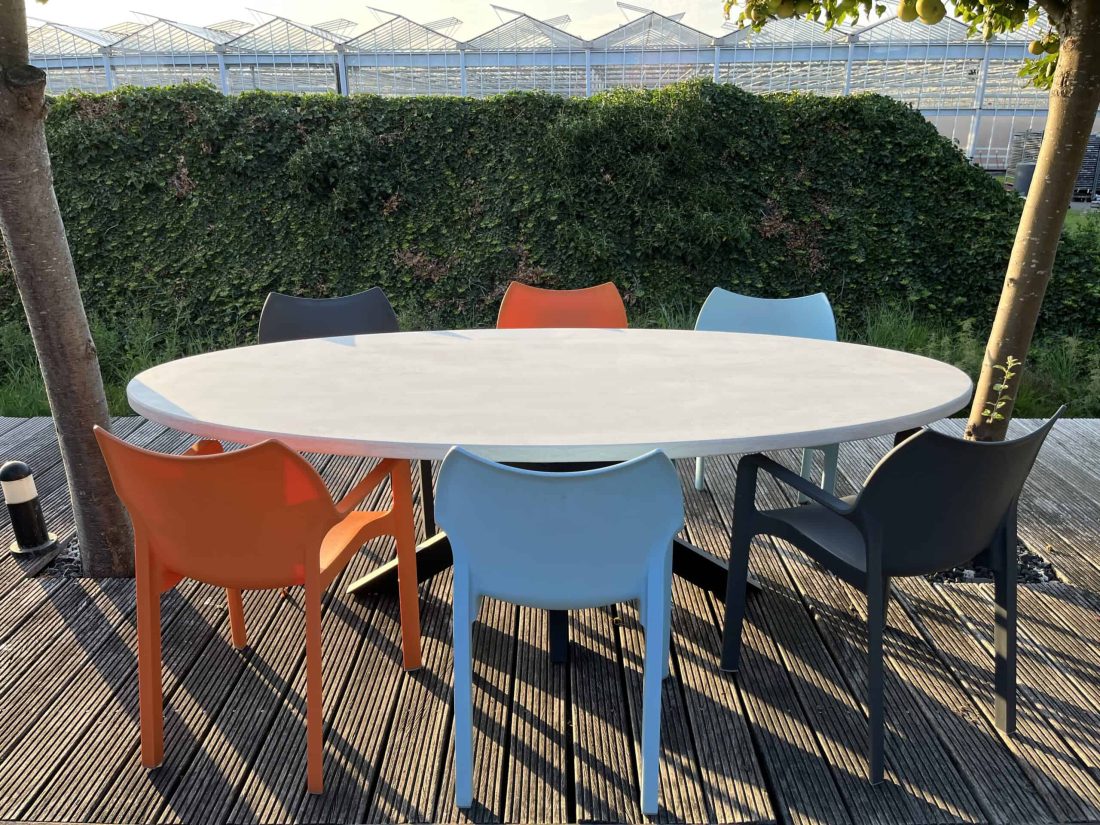 Betonlook Tafel Maeve Stalen Onderstel