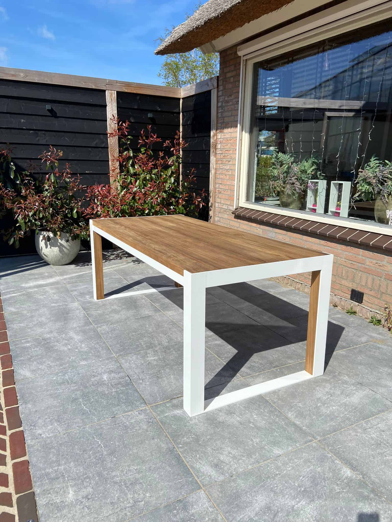 Tafel Tess