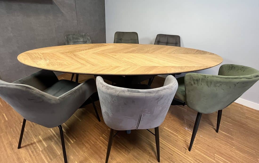 Ovaal Tafel Visgraat