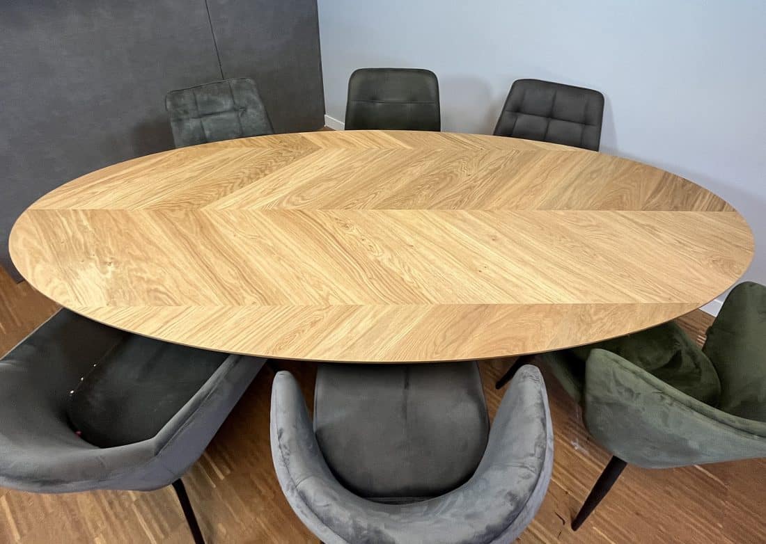 Ovaal Tafel Visgraat